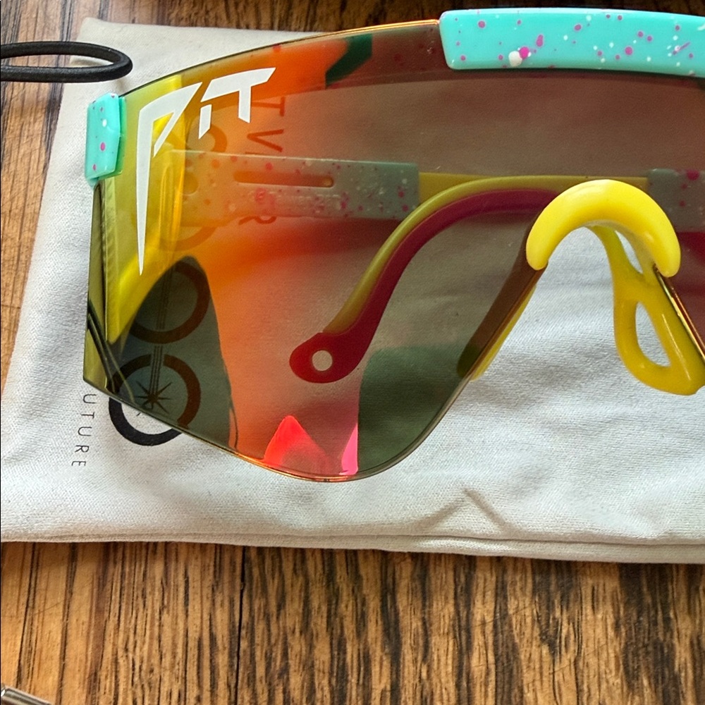 Pit Viper PV2000 Sunglasses - Picture 2 of 3